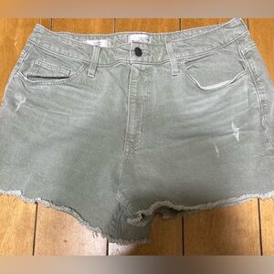 Women’s Size 12/31 Universal Thread Vintage MIDI Distressed High-Waist Shorts